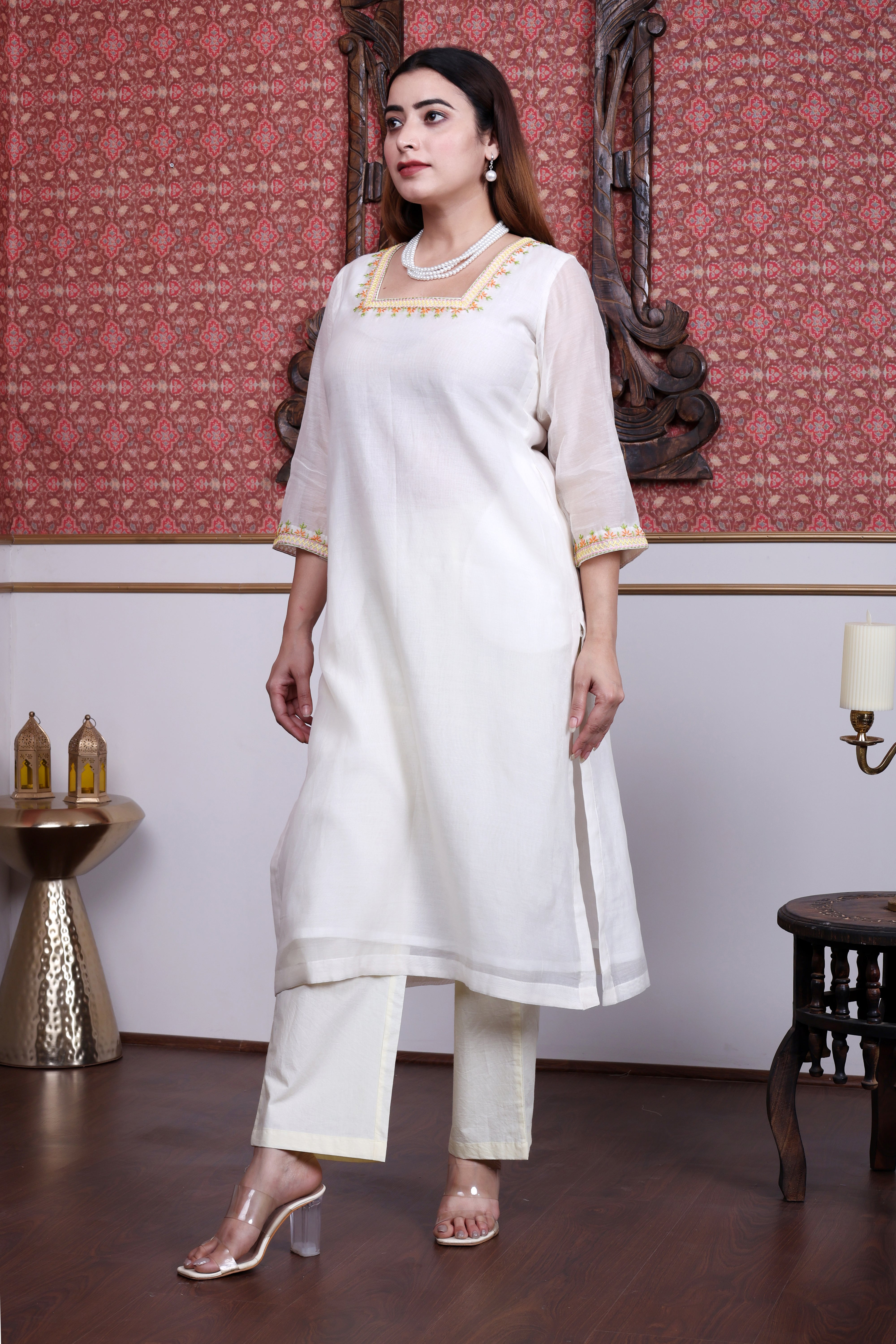 Off-White Mul Chanderi Kurta Set with Geometric Embroidery